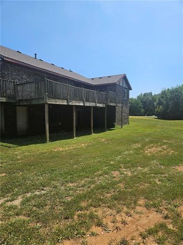 25410 High Drive, Excelsior Springs, MO 64024