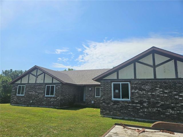 25410 High Drive, Excelsior Springs, MO 64024