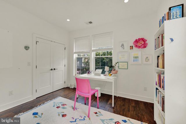 162 W SHARPNACK, Philadelphia, PA 19119