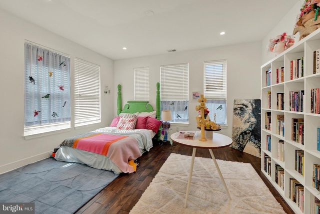 162 W SHARPNACK, Philadelphia, PA 19119