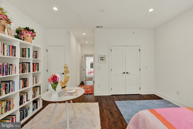 162 W SHARPNACK, Philadelphia, PA 19119
