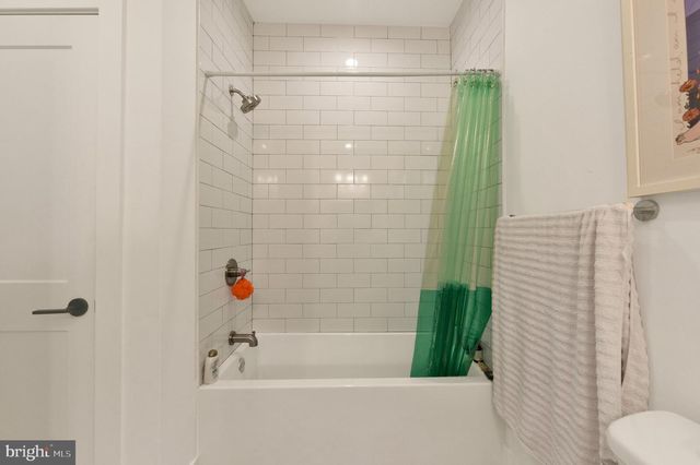 162 W SHARPNACK, Philadelphia, PA 19119