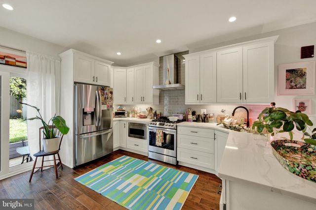 162 W SHARPNACK, Philadelphia, PA 19119