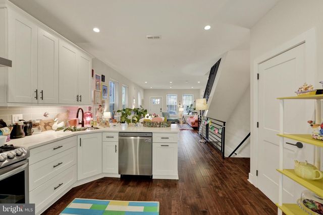 162 W SHARPNACK, Philadelphia, PA 19119
