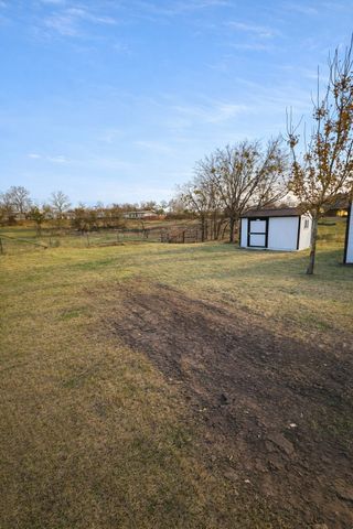 211 Crockett Street, Rice, TX 75155