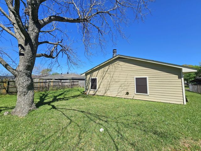 5403 Louise Street, Baytown, TX 77521