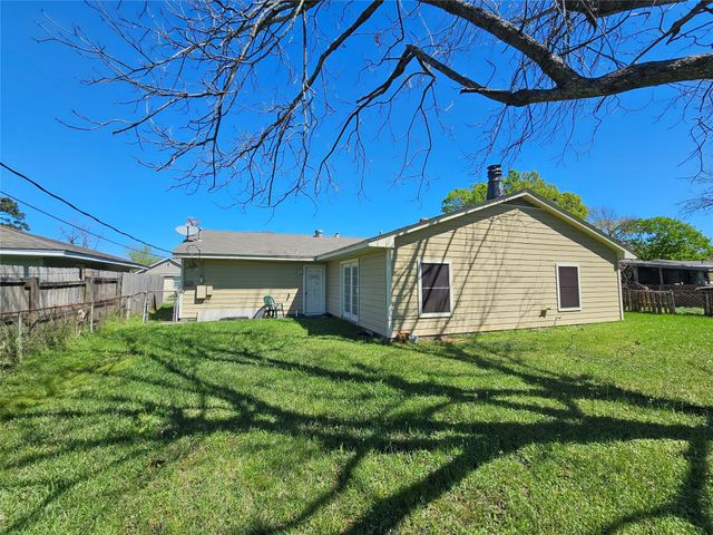 5403 Louise Street, Baytown, TX 77521