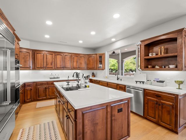 21998 Brighton Crest Drive, Friant, CA 93626