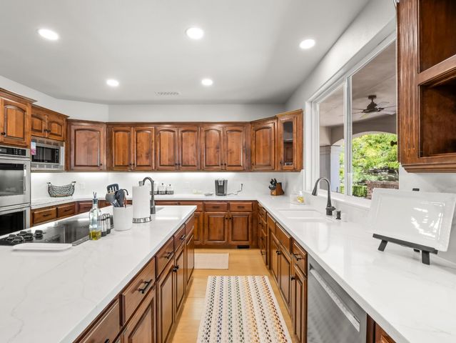 21998 Brighton Crest Drive, Friant, CA 93626