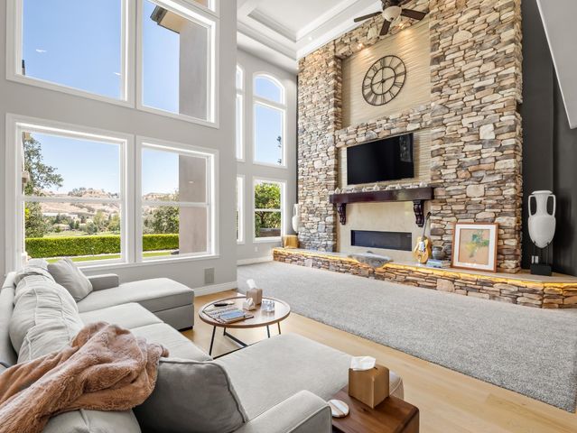 21998 Brighton Crest Drive, Friant, CA 93626