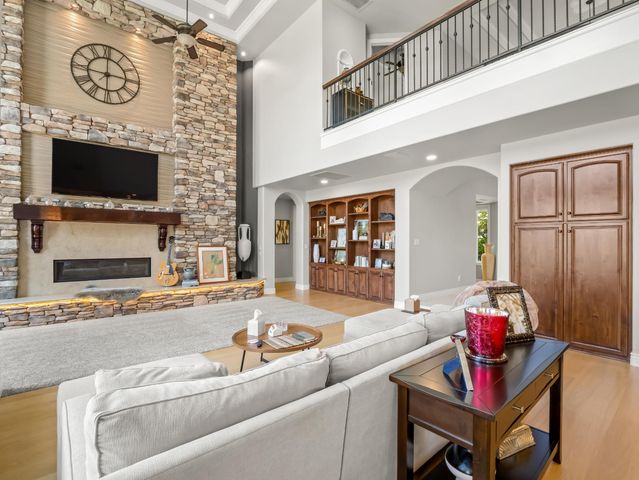 21998 Brighton Crest Drive, Friant, CA 93626