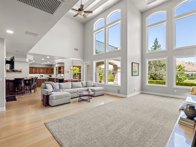21998 Brighton Crest Drive, Friant, CA 93626