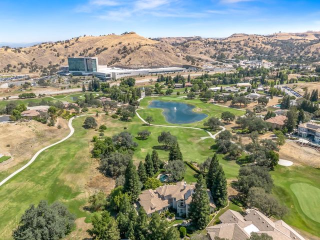 21998 Brighton Crest Drive, Friant, CA 93626