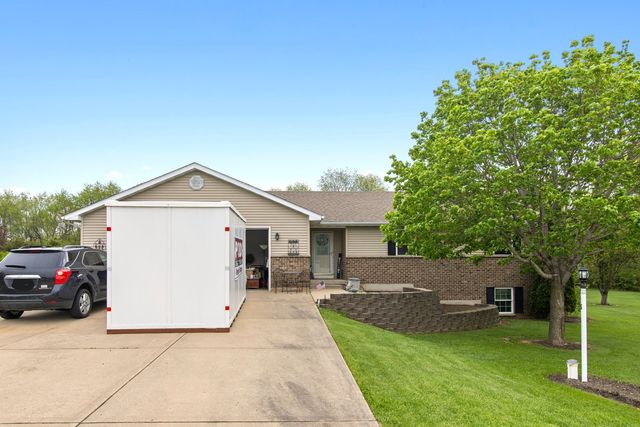 2383 N 4070th Road, Sheridan, IL 60551
