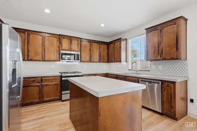 12002 Galileo Drive, Bakersfield, CA 93312