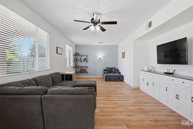 12002 Galileo Drive, Bakersfield, CA 93312