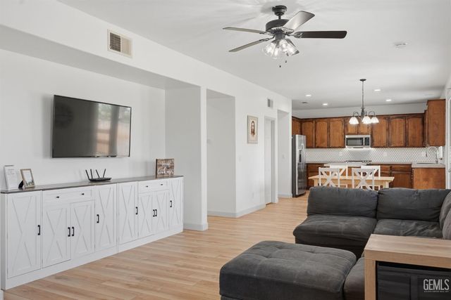 12002 Galileo Drive, Bakersfield, CA 93312