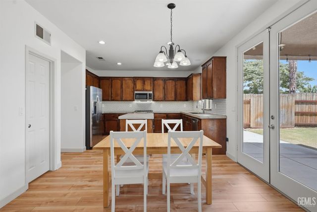 12002 Galileo Drive, Bakersfield, CA 93312