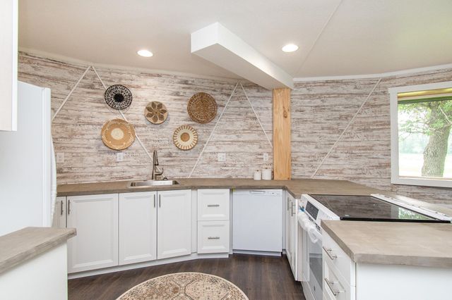 1758 108th Avenue S, Moorhead, MN 56560