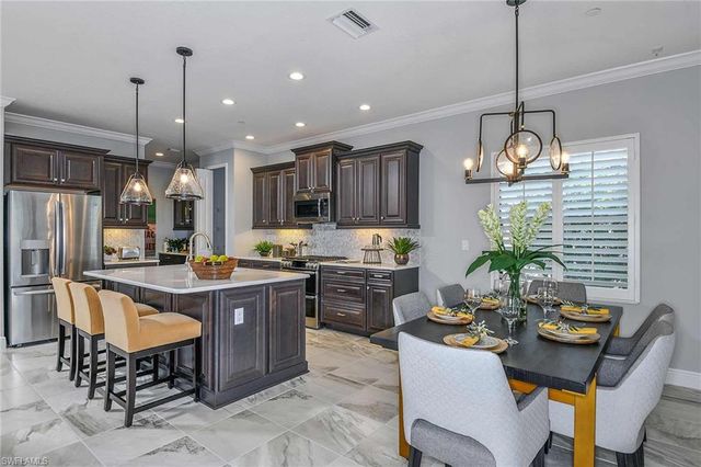 4236 Pegasus WAY, Naples, FL 34120