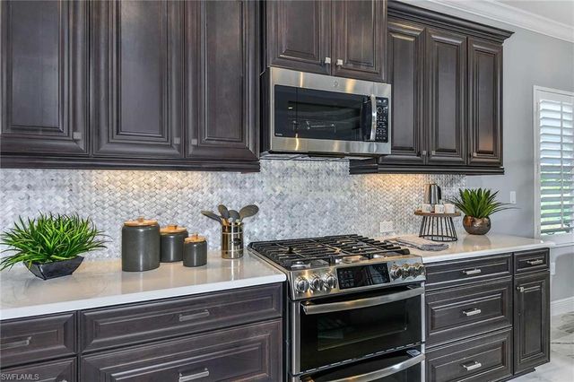 4236 Pegasus WAY, Naples, FL 34120