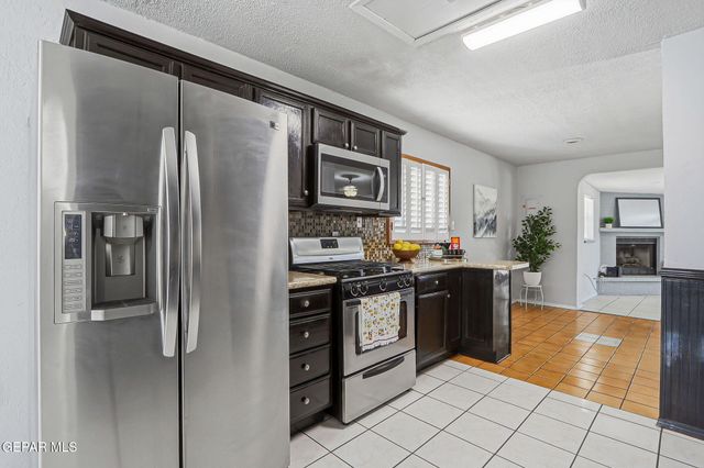 323 VALLE SERENO Drive, El Paso, TX 79907