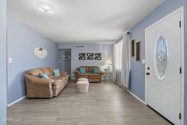 323 VALLE SERENO Drive, El Paso, TX 79907