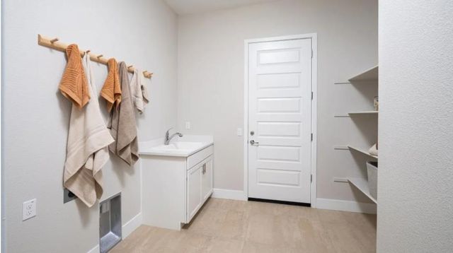 4720 Peace Lily Ln, Roseville, CA 95747