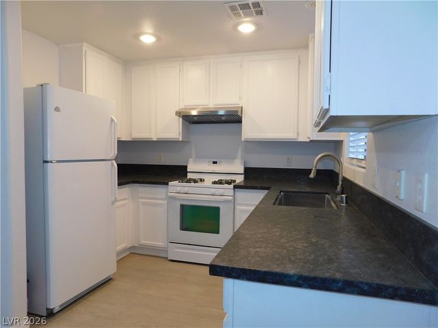 7859 Treasure Ship Avenue, Las Vegas, NV 89147