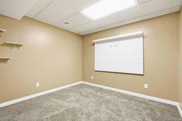 27568 Rainbow Circle, Lathrup Village, MI 48076