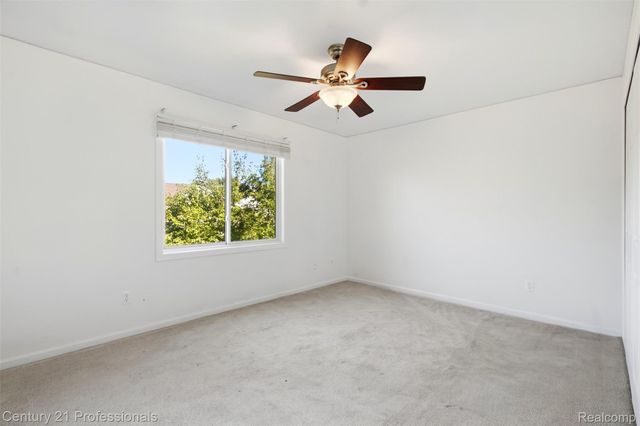 27568 Rainbow Circle, Lathrup Village, MI 48076
