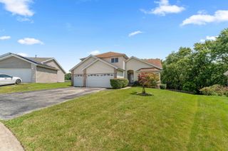 230 Lakeview Court, Steger, IL 60475