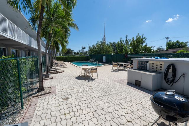 2175 NE 56TH Street 201, Fort Lauderdale, FL 33308