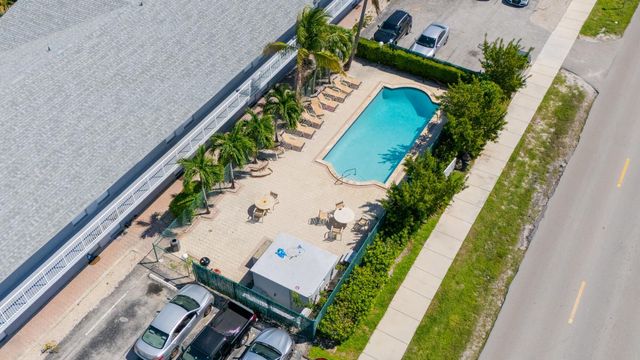 2175 NE 56TH Street 201, Fort Lauderdale, FL 33308