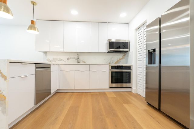 2175 NE 56TH Street 201, Fort Lauderdale, FL 33308