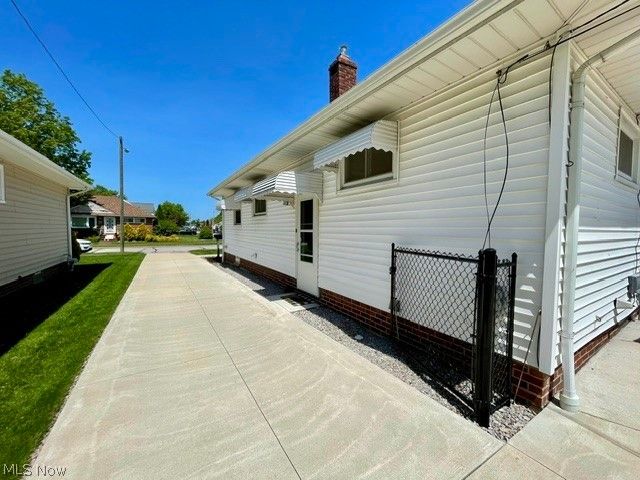 28634 Forest Road, Willowick, OH 44095