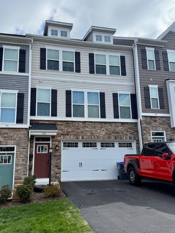 183 Moyer Hill Dr, Cranberry Twp, PA 16066