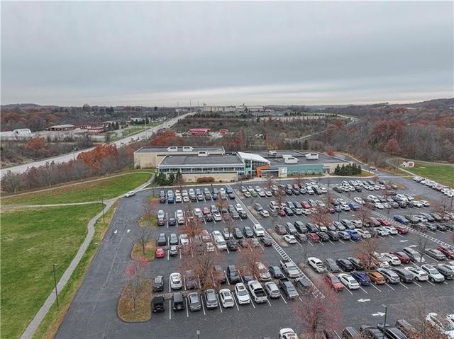 183 Moyer Hill Dr, Cranberry Twp, PA 16066