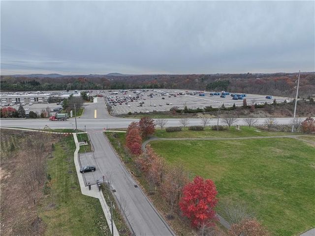 183 Moyer Hill Dr, Cranberry Twp, PA 16066