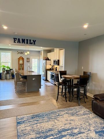 183 Moyer Hill Dr, Cranberry Twp, PA 16066