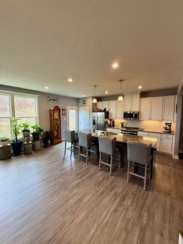 183 Moyer Hill Dr, Cranberry Twp, PA 16066