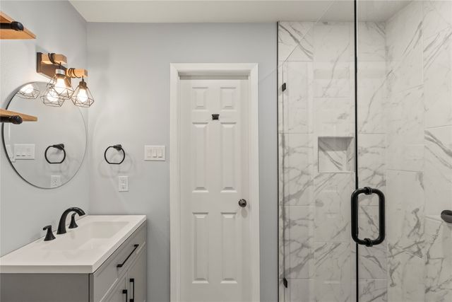 110 Henderson Harbor Circle, Payne Springs, TX 75156