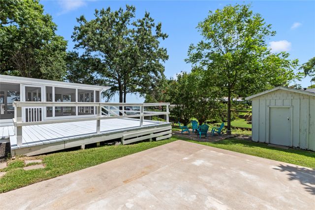 110 Henderson Harbor Circle, Payne Springs, TX 75156