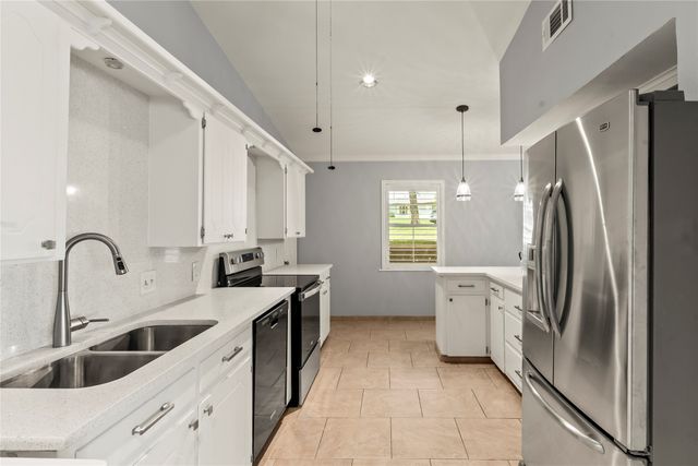 110 Henderson Harbor Circle, Payne Springs, TX 75156