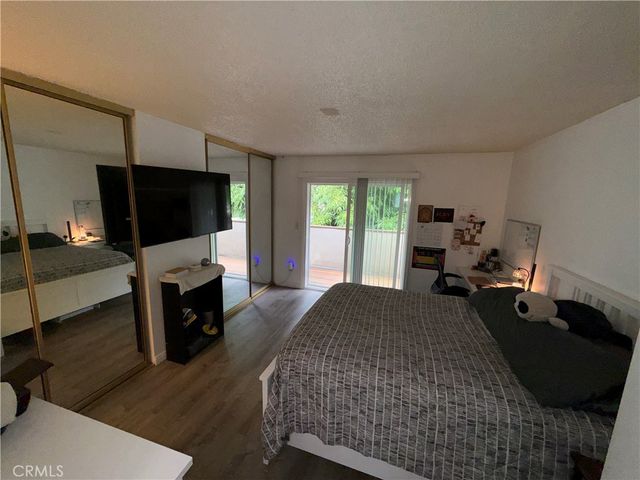 521 S Lyon 85, Santa Ana, CA 92701