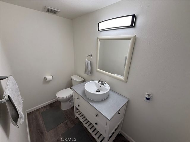 521 S Lyon 85, Santa Ana, CA 92701