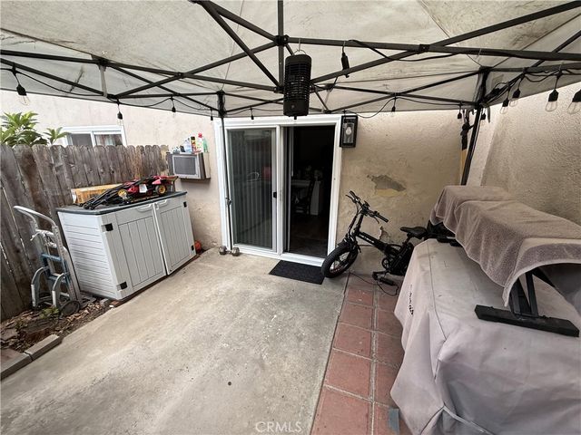 521 S Lyon 85, Santa Ana, CA 92701