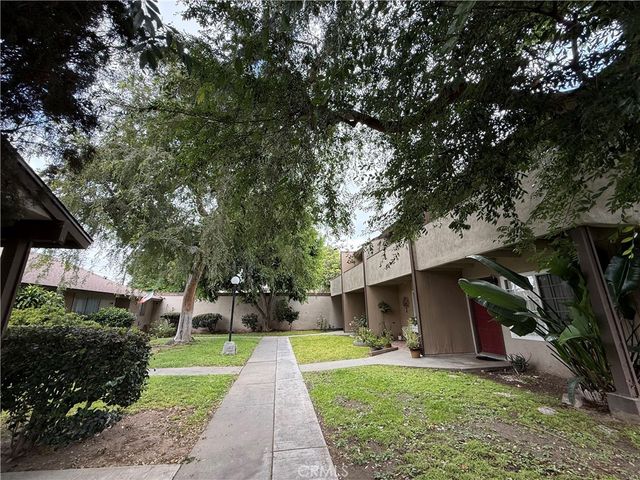 521 S Lyon 85, Santa Ana, CA 92701
