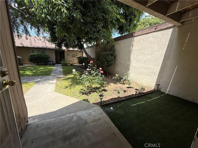 521 S Lyon 85, Santa Ana, CA 92701