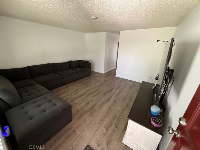521 S Lyon 85, Santa Ana, CA 92701